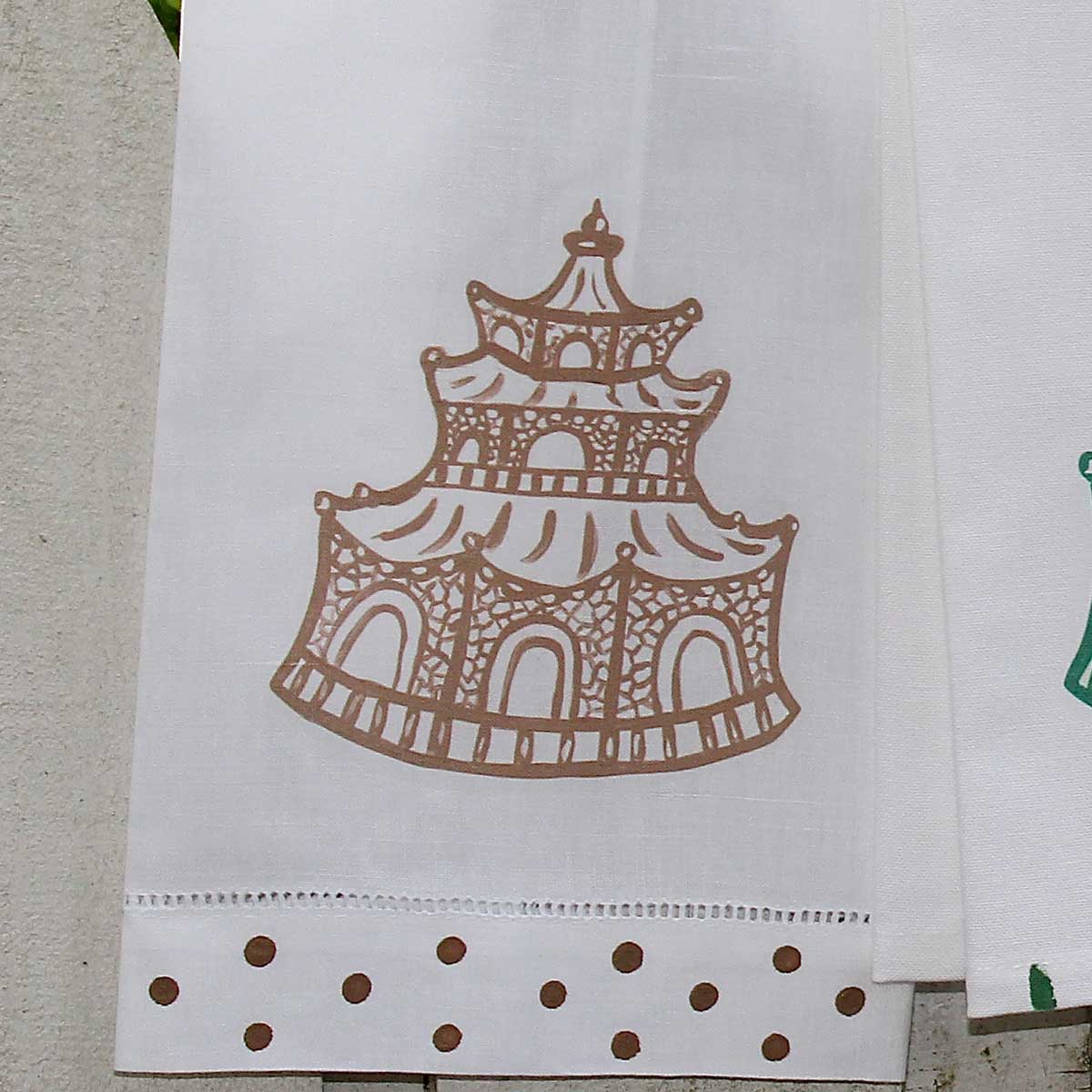 Brown Chinoiserie Pagoda Linen Guest Towels